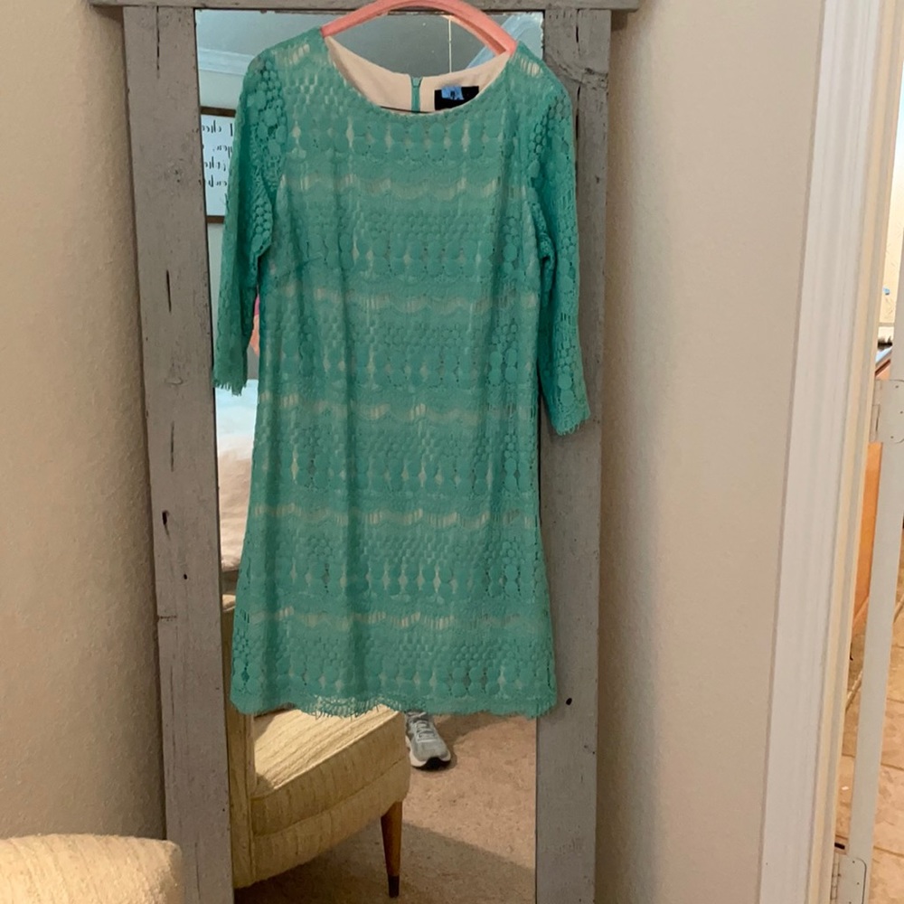 Green lace mid length dress